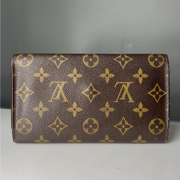 Louis Vuitton Monogram International Wallet TH0827 - Picture 9 of 9